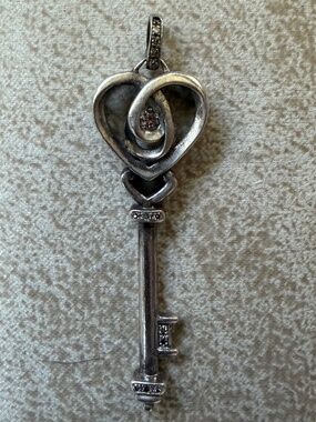 Kay Jewelers Diamond Heart Key Pendant 925 Silver